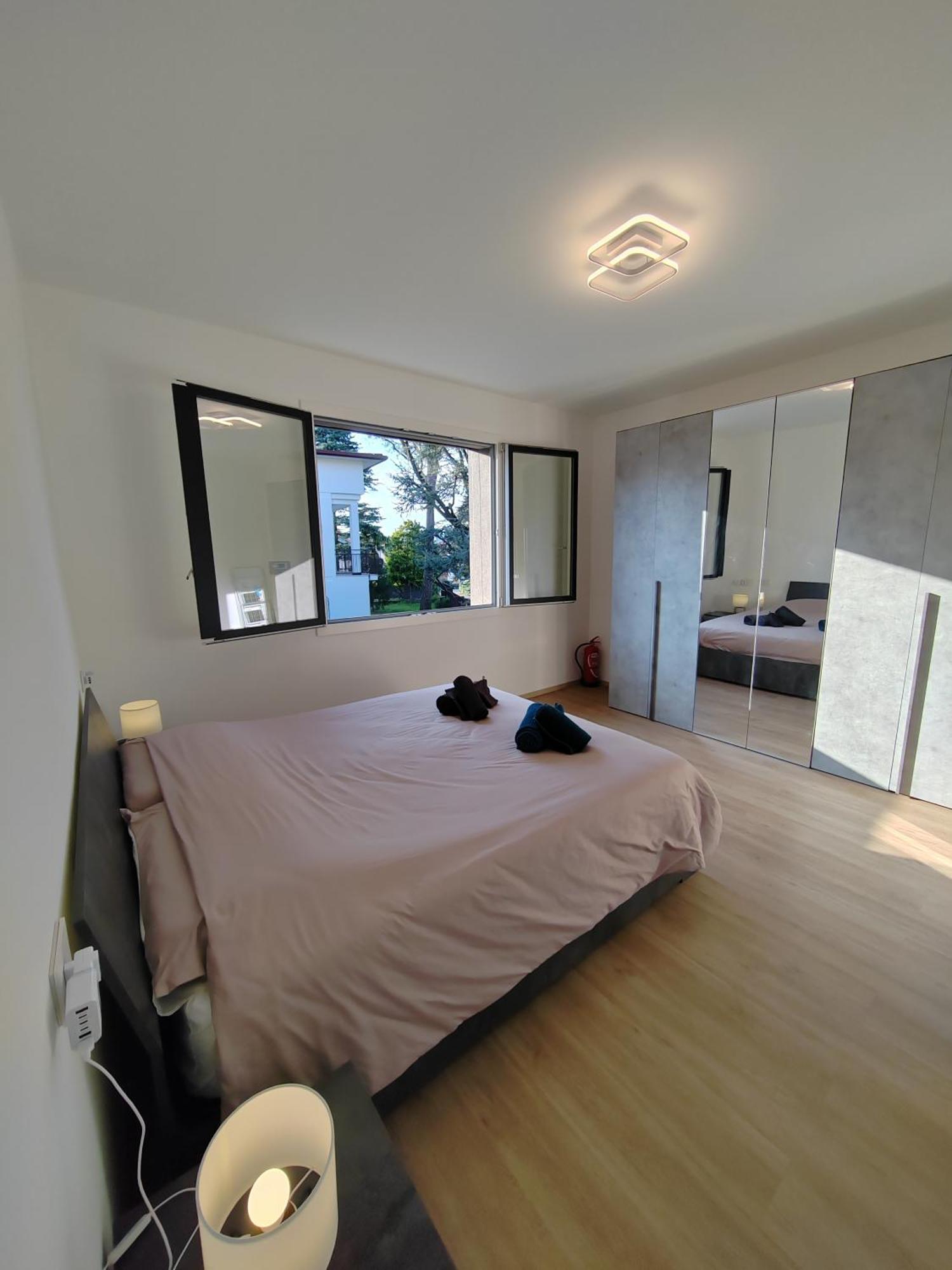 La Terrazza - Very Quiet - Free Park - 3 Min From Varese Center And Lake - Air Conditioning - Cycling Friendly 외부 사진